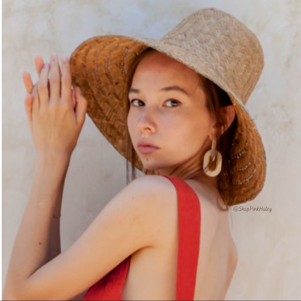 NWT. Madison Bucket Straw Hat